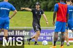 11.07.2024, Fussball 2. Bundesliga 2024/2025, 1.FC Magdeburg im Sommertrainingslager in Bad Wrishofen im Unterallgu, Training im Stadion am unteren Hart. Co-Trainer Andreas Schumacher (Magdeburg) gibt Anweisungen.