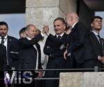 14.07.2024, Fussball UEFA EURO 2024, Finale im Berliner Olympiastadion, Spanien - England, v.l. Bundeskanzler Olaf Scholz (Deutschland) Hans-Joachim Watzke (Deutschland) und DFB Prsident Bernd Neuendorf (Deutschland) 
