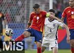 14.07.2024, Fussball UEFA EURO 2024, Finale im Berliner Olympiastadion, Spanien - England, v.l. Alvaro Morata (Spanien) gegen Declan Rice (England) 
