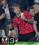 14.07.2024, Fussball UEFA EURO 2024, Finale im Berliner Olympiastadion, Spanien - England, Ed Sheeran (England) mit Becher in der Hand
