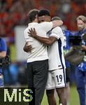 14.07.2024, Fussball UEFA EURO 2024, Finale im Berliner Olympiastadion, Spanien - England, Jv.l. Trainer Gareth Southgate (England) und Ollie Watkins (England) sind  traurig
