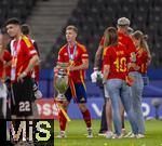 14.07.2024, Fussball UEFA EURO 2024, Finale im Berliner Olympiastadion, Spanien - England, Spanien ist Europameister,  Dani Olmo (Spanien) mit dem Pokal nach der Siegerehrung 