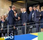 14.07.2024, Fussball UEFA EURO 2024, Finale im Berliner Olympiastadion, Spanien - England,  v.li: William , Prinz von Wales (England) und Sohn George (England) begren UEFA Prsident Aleksander Ceferin,   
