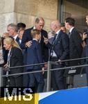 14.07.2024, Fussball UEFA EURO 2024, Finale im Berliner Olympiastadion, Spanien - England,  v.li: William , Prinz von Wales (England) und Sohn George (England) begren DFB Prsident Bernd Neuendorf (Deutschland), 
