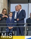 14.07.2024, Fussball UEFA EURO 2024, Finale im Berliner Olympiastadion, Spanien - England, William, Prinz von Wales (England) und Sohn George (England) auf der VIP-Tribne.
