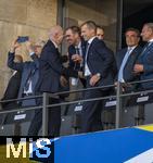 14.07.2024, Fussball UEFA EURO 2024, Finale im Berliner Olympiastadion, Spanien - England,  v.li: Arsene Wenger (mit Handy), DFB Prsident Bernd Neuendorf (Deutschland), Philipp Lahm, UEFA Prsident Aleksander Ceferin,  
