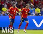 14.07.2024, Fussball UEFA EURO 2024, Finale im Berliner Olympiastadion, Spanien - England, Torjubel Nico Williams (Spanien) mit Lamine Yamal (Spanien) 
