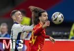 14.07.2024, Fussball UEFA EURO 2024, Finale im Berliner Olympiastadion, Spanien - England,  v.li: Phil Foden (England) gegen Marc Cucurella (Spanien) 
