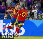 14.07.2024, Fussball UEFA EURO 2024, Finale im Berliner Olympiastadion, Spanien - England, li: Torjubel  Mikel Oyarzabal (li, Spanien) zum Endstand von 2:1, re: Nico Williams (Spanien) 
