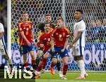 14.07.2024, Fussball UEFA EURO 2024, Finale im Berliner Olympiastadion, Spanien - England,  Fabian (Spanien), Marc Cucurella (Spanien),. Dani Olmo (Spanien) gegen Ollie Watkins (England) 
