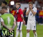 14.07.2024, Fussball UEFA EURO 2024, Finale im Berliner Olympiastadion, Spanien - England, Nach der Niederlage im Finale, Frust bei den Englischen Spielern,  Harry Kane (England) und Anthony Gordon (England) 