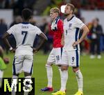 14.07.2024, Fussball UEFA EURO 2024, Finale im Berliner Olympiastadion, Spanien - England, Nach der Niederlage im Finale, Frust bei den Englischen Spielern,  Harry Kane (England) und Anthony Gordon (England) Bukayo Saka (England) 