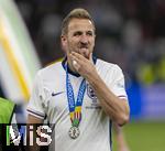 14.07.2024, Fussball UEFA EURO 2024, Finale im Berliner Olympiastadion, Spanien - England, Siegerehrung des Europameisters Spanien, Harry Kane (England) fassungslos als Verlierer.
