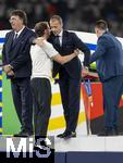 14.07.2024, Fussball UEFA EURO 2024, Finale im Berliner Olympiastadion, Spanien - England, Siegerehrung des Europameisters Spanien, Trainer Gareth Southgate (England) shakehands mit UEFA Prsident Aleksander Ceferin 
