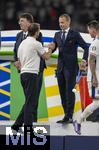 14.07.2024, Fussball UEFA EURO 2024, Finale im Berliner Olympiastadion, Spanien - England, Siegerehrung des Europameisters Spanien, Trainer Gareth Southgate (England) shakehands mit UEFA Prsident Aleksander Ceferin 
