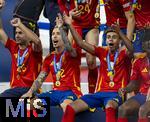 14.07.2024, Fussball UEFA EURO 2024, Finale im Berliner Olympiastadion, Spanien - England, Siegerehrung des Europameisters Spanien, Ayoze (Spanien), Alejandro Grimaldo (Spanien), Lamine Yamal (Spanien), 