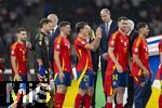 14.07.2024, Fussball UEFA EURO 2024, Finale im Berliner Olympiastadion, Spanien - England, Siegerehrung des Europameisters Spanien, Alex Baena (Spanien), Alex Remiro (Spanien), Daniel Vivian (Spanien), Mikel Oyarzabal (Spanien), Aymeric Laporte (Spanien), Prinz William von England