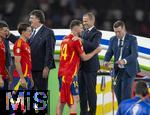 14.07.2024, Fussball UEFA EURO 2024, Finale im Berliner Olympiastadion, Spanien - England, Siegerehrung des Europameisters Spanien, Aymeric Laporte (Spanien) und UEFA Prsident Aleksander Ceferin 