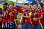 14.07.2024, Fussball UEFA EURO 2024, Finale im Berliner Olympiastadion, Spanien - England, Siegerehrung des Europameisters Spanien, Alvaro Morata (Spanien) und seine Kameraden stemmen den EM-Pokal hoch.  Nico Williams (Spanien), Lamine Yamal (Spanien), Fermin (Spanien), Daniel Carvajal (Spanien), Joselu (Spanien), Alejandro Grimaldo (Spanien), 