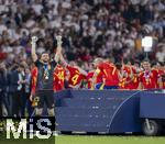 14.07.2024, Fussball UEFA EURO 2024, Finale im Berliner Olympiastadion, Spanien - England, Siegerehrung des Europameisters Spanien, Torwart Simon Unai (Spanien) jubelt 