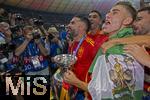 14.07.2024, Fussball UEFA EURO 2024, Finale im Berliner Olympiastadion, Spanien - England, Nach der Siegerehrung des Europameisters Spanien,  Fotografen bei den Spielern die den Pokal den Fans prsentieren, Daniel Carvajal (Spanien) 