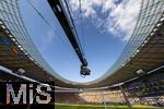 14.07.2024, Fussball UEFA EURO 2024, Finale im Berliner Olympiastadion, Spanien - England, Stadionbersicht, Totale, bersicht, Vogelperspektive, Innenansicht,  Der Kamerakran schwebt ber dem Tor.
