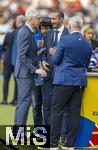 14.07.2024, Fussball UEFA EURO 2024, Finale im Berliner Olympiastadion, Spanien - England,  Giorgio Chiellini (re, ITA) und Arsene Wenger (li, FRA) im Gesprch vor dem Spiel.
