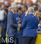 14.07.2024, Fussball UEFA EURO 2024, Finale im Berliner Olympiastadion, Spanien - England,  Giorgio Chiellini (re, ITA) und Arsene Wenger (li, FRA) im Gesprch vor dem Spiel.
