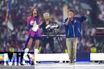 14.07.2024, Fussball UEFA EURO 2024, Finale im Berliner Olympiastadion, Spanien - England, Show vor dem Spiel mit Musikdarbietung auf der Bhne, Meduza, One Republic, Leony und Ryan Tedder mit Fire. 
