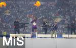 14.07.2024, Fussball UEFA EURO 2024, Finale im Berliner Olympiastadion, Spanien - England, Show vor dem Spiel mit Musikdarbietung auf der Bhne, Meduza, One Republic, Leony und Ryan Tedder mit Fire.  
