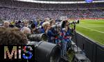 14.07.2024, Fussball UEFA EURO 2024, Finale im Berliner Olympiastadion, Spanien - England, Fotografen vor dem Anpfiff
