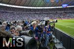 14.07.2024, Fussball UEFA EURO 2024, Finale im Berliner Olympiastadion, Spanien - England, Fotografen vor dem Anpfiff
