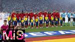 14.07.2024, Fussball UEFA EURO 2024, Finale im Berliner Olympiastadion, Spanien - England, Mannschaften stellen sich zur Hymne auf. Hier Team Spanien.