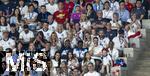 14.07.2024, Fussball UEFA EURO 2024, Finale im Berliner Olympiastadion, Spanien - England, Spielefrauen England, oben mitte mit Cola-Becher:  Aine May Kennedy von Conor Gallagher (ENG), unten 3.v.li: Anouska Santos, Frau von Luke Shaw (ENG), oben 4.v.re: Kate Kane, Frau von Harry Kane (ENG).
