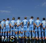 21.07.2024, Fussball 3. Liga 2024/2025, TSV 1860 Mnchen, Portrttermin 2024/2025, Mannschaftsfoto an der Grnwalderstrasse, Mnchen.   Teamfoto von hinten.,


