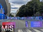 22.07.2024, Vor den Olympischen Sommerspielen 2024 in Paris (Frankreich), Absperrung an den Zufahrten zum Rugbystadion Jean Bouin, zu den Spielen ist es das DEUTSCHE HAUS fr die deutsche Olympische Familie.  