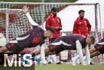 22.07.2024, Fussball 1. Bundesliga 2024/2025, Trainingslager FC Bayern Mnchen in Rottach-Egern am Tegernsee am Sportplatz Birkenmoos, v.l. Trainer Vincent Kompany (FC Bayern Mnchen) Athletiktrainer Bram Geers (FC Bayern Mnchen)