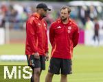 22.07.2024, Fussball 1. Bundesliga 2024/2025, Trainingslager FC Bayern Mnchen in Rottach-Egern am Tegernsee am Sportplatz Birkenmoos, v.li: Trainer Vincent Kompany (FC Bayern Mnchen) mit Co-Trainer Rene Maric (FC Bayern Mnchen) 