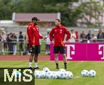 22.07.2024, Fussball 1. Bundesliga 2024/2025, Trainingslager FC Bayern Mnchen in Rottach-Egern am Tegernsee am Sportplatz Birkenmoos, v.li: Trainer Vincent Kompany (FC Bayern Mnchen) mit Torwart-Trainer Michael Rechner (FC Bayern Mnchen) 