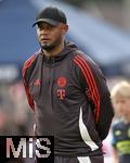 24.07.2024, Fussball 1. Bundesliga 2024/2025, Testspiel im Trainingslager des FC Bayern Mnchen in Rottach-Egern am Tegernsee am Sportplatz Birkenmoos, FC Rottach Egern - FC Bayern Mnchen, Trainer Vincent Kompany (FC Bayern Mnchen) nachdenklich.