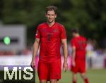 24.07.2024, Fussball 1. Bundesliga 2024/2025, Testspiel im Trainingslager des FC Bayern Mnchen in Rottach-Egern am Tegernsee am Sportplatz Birkenmoos, FC Rottach Egern - FC Bayern Mnchen, Leon Goretzka (FC Bayern Mnchen) 