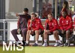 24.07.2024, Fussball 1. Bundesliga 2024/2025, Testspiel im Trainingslager des FC Bayern Mnchen in Rottach-Egern am Tegernsee am Sportplatz Birkenmoos, FC Rottach Egern - FC Bayern Mnchen, v.li: Trainer Vincent Kompany (FC Bayern Mnchen), Co-Trainer Rene Maric (FC Bayern Mnchen), Co-Trainer Aaron Danks (Bayern Mnchen), Co-Trainer Floribert Ngalula (FC Bayern Mnchen, NGalula), 