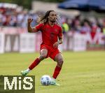 24.07.2024, Fussball 1. Bundesliga 2024/2025, Testspiel im Trainingslager des FC Bayern Mnchen in Rottach-Egern am Tegernsee am Sportplatz Birkenmoos, FC Rottach Egern - FC Bayern Mnchen, Sacha Boey (FC Bayern Mnchen) am Ball 