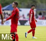 24.07.2024, Fussball 1. Bundesliga 2024/2025, Testspiel im Trainingslager des FC Bayern Mnchen in Rottach-Egern am Tegernsee am Sportplatz Birkenmoos, FC Rottach Egern - FC Bayern Mnchen, Hiroki Ito (FC Bayern Mnchen) nachdenklich 