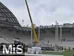 23.07.2024, Vor den Olympischen Sommerspielen 2024 in Paris (Frankreich), Vorbereitungsarbeiten im Rugbystadion Jean Bouin, zu den Olympischen Spielen ist es das DEUTSCHE HAUS fr die deutsche Olympische Familie. Aufbauarbeiten fr die groe Bhne auf dem Platz 