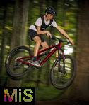 28.08.2024, Bad Wrishofen im Allgu, Sommerferien in Bayern, viel Zeit fr Schulkinder fr ihre Freizeitaktivitten. Philipp aus Bad Wrishofen beim Mountainbiken im Wald, (Modelreleased) 