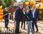 30.08.2024, Skylinepark Rammingen (Unterallgu) bei Bad Wrishofen, Bayerns grter Freizeitpark feiert das 25-Jhrige Jubilum.  Auf dem Bild,  Berhard Pohl (Freie Whler), Peter Wacheler, Dr. Markus Sder, Ministerprsident Bayern, Klaus Holetschek.