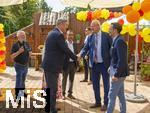 30.08.2024, Skylinepark Rammingen (Unterallgu) bei Bad Wrishofen, Bayerns grter Freizeitpark feiert das 25-Jhrige Jubilum.  Auf dem Bild,  Berhard Pohl (Freie Whler), Peter Wacheler, Dr. Markus Sder, Ministerprsident Bayern, Klaus Holetschek.