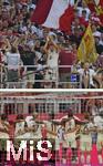 01.09.2024, Fussball 1. Bundesliga 2024/2025, 2. Spieltag,  FC Bayern Mnchen - SC Freiburg, in der Allianz-Arena Mnchen, Thomas Mller (FC Bayern Mnchen) und die Sdkurvenfans der Bayern feiern nach dem Spiel  den Rekordspieler.


