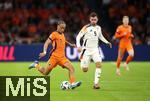 10.09.2024, Fussball UEFA Nations League 2024/25, Gruppe 3, 2. Spieltag, Niederlande - Deutschland, in der Johan Cruyff Arena Amsterdam. (L-R) Xavi Simons (Niederlande) gegen Pascal Gro (Deutschland)